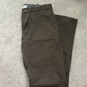 Mens billsbong brown pants.  Size 33